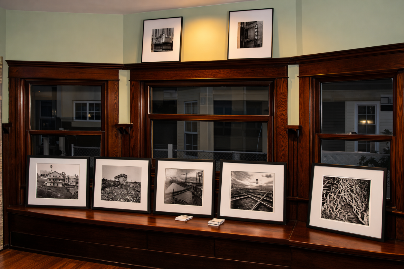 Photography Of Gil Ortiz - Miracle on 35th Street Holiday Cocktail Party, Art Exhibit and Toy Drive 2007