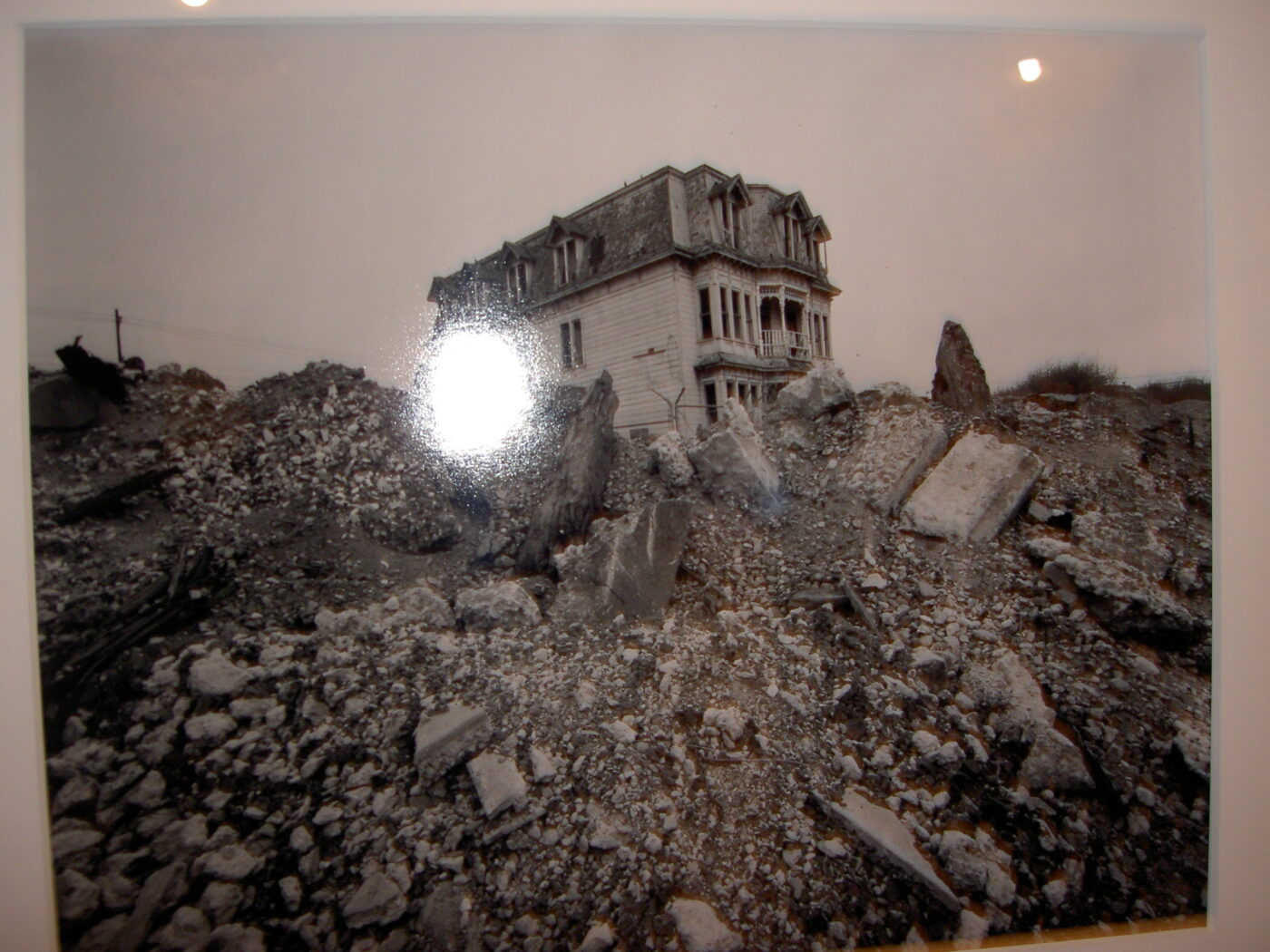 Photography Of Gil Ortiz - Miracle on 35th Street Holiday Cocktail Party, Art Exhibit and Toy Drive 2007