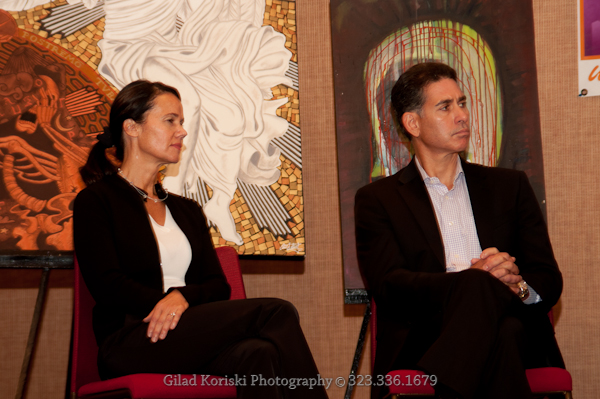 DIALOGS OF THE HEART A Curated Exhibition Experience