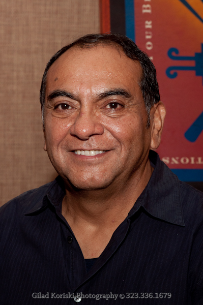 DIALOGS OF THE HEART A Curated Exhibition Experience